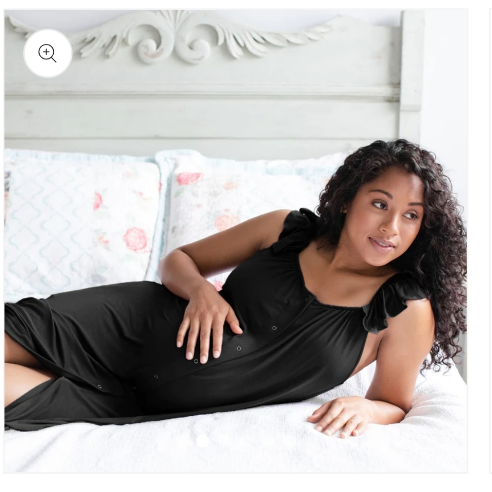 NWOT Kindred Bravely Ruffle Strap Labor and Delivery Gown, Size XS